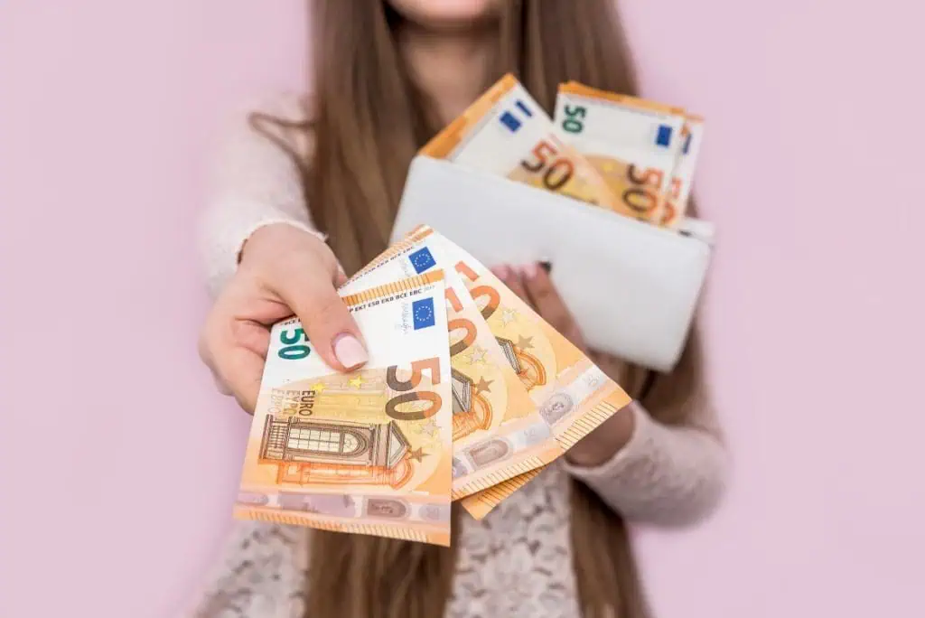Koliko novca trebate za ulaganje u tržište dionica Koliko novca trebate za ulaganje u tržište dionica