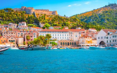 Najam luksuznih vila na Hvaru: vodič za savršen odmor